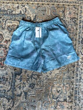 Nike Club Flow Woven Shorts Turquoise Blue Floral Mesh Lined Swoosh